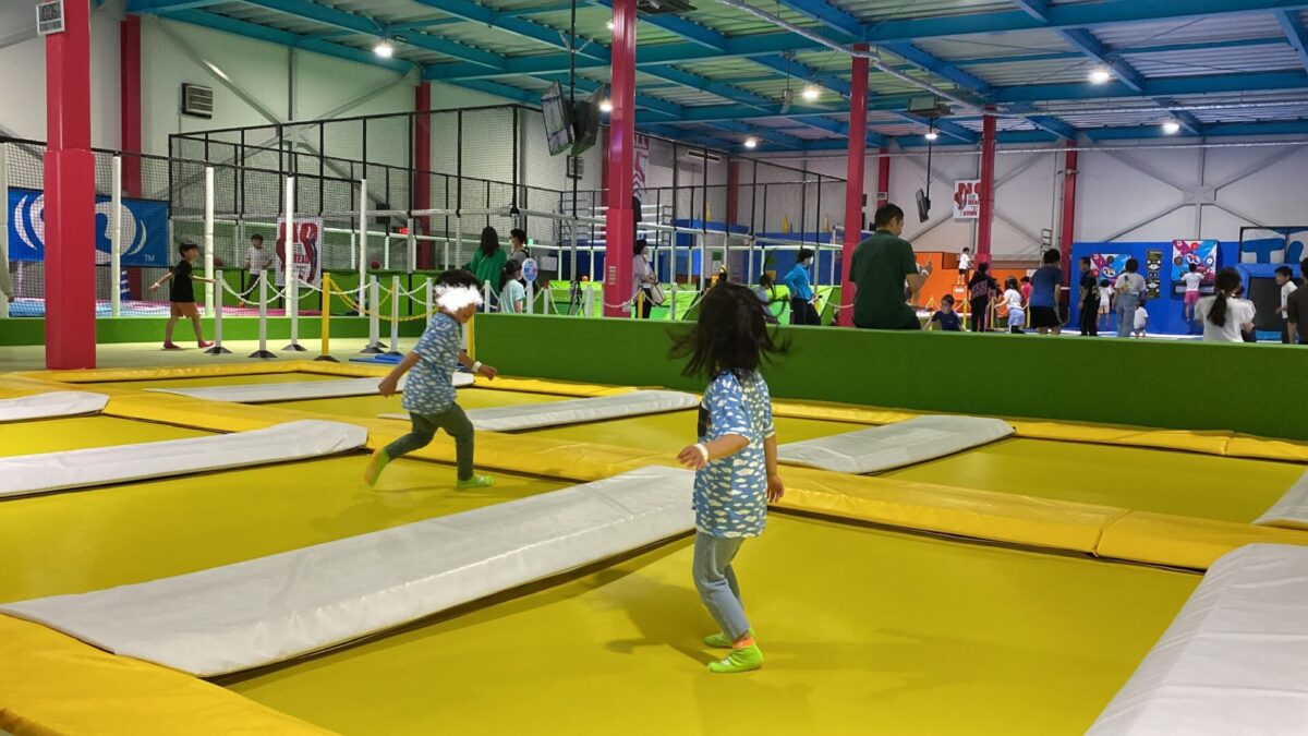 トランポリン JUMP LAB 四日市店 | 東海地区最大級のトランポリンパーク。子どもから